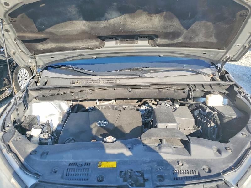 2018 Toyota Highlander se