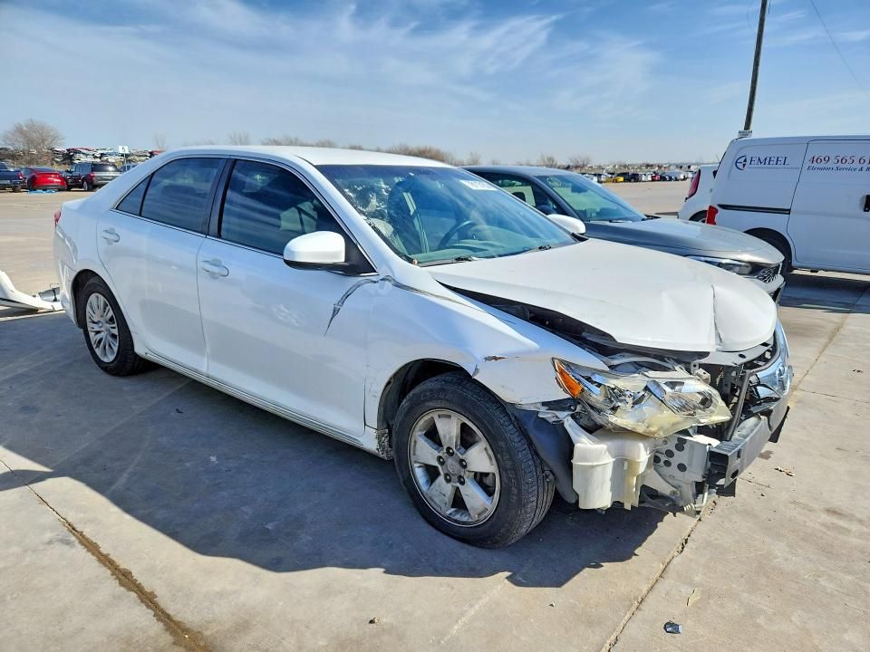 2014 Toyota Camry le