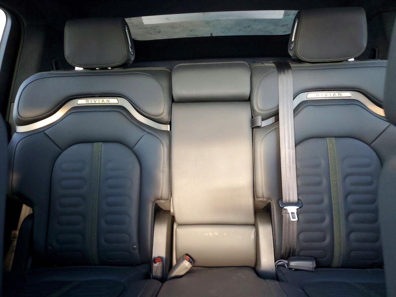 2025 Rivian R1S Adventure