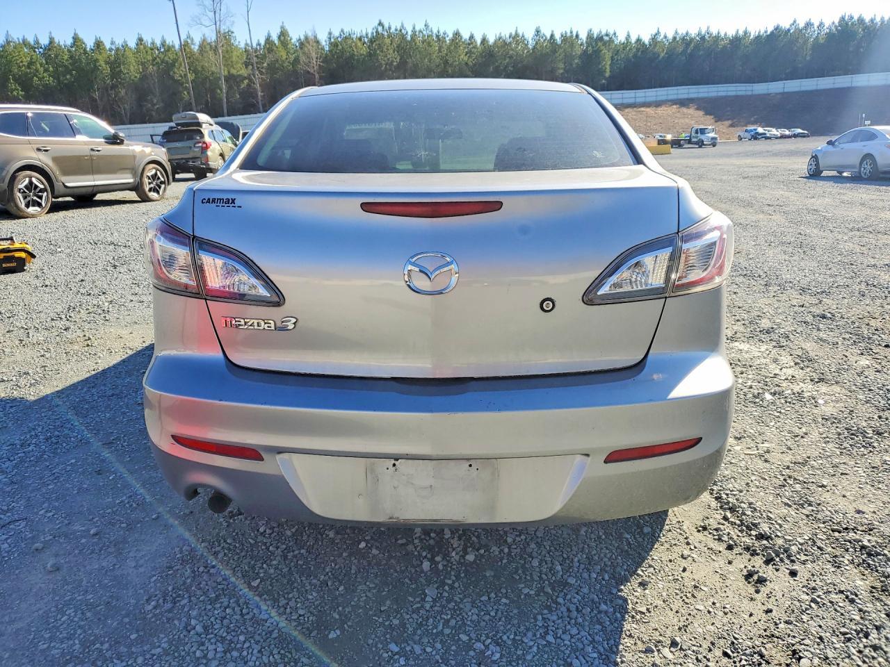 2013 Mazda 3 I