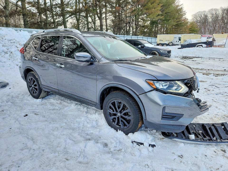 2020 Nissan Rogue sv