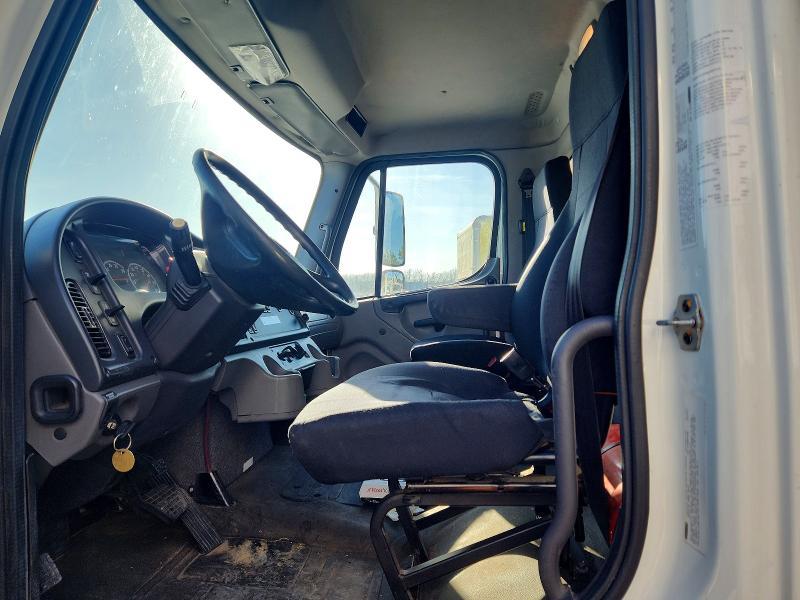2015 Freightliner Business Class M2 box Truck