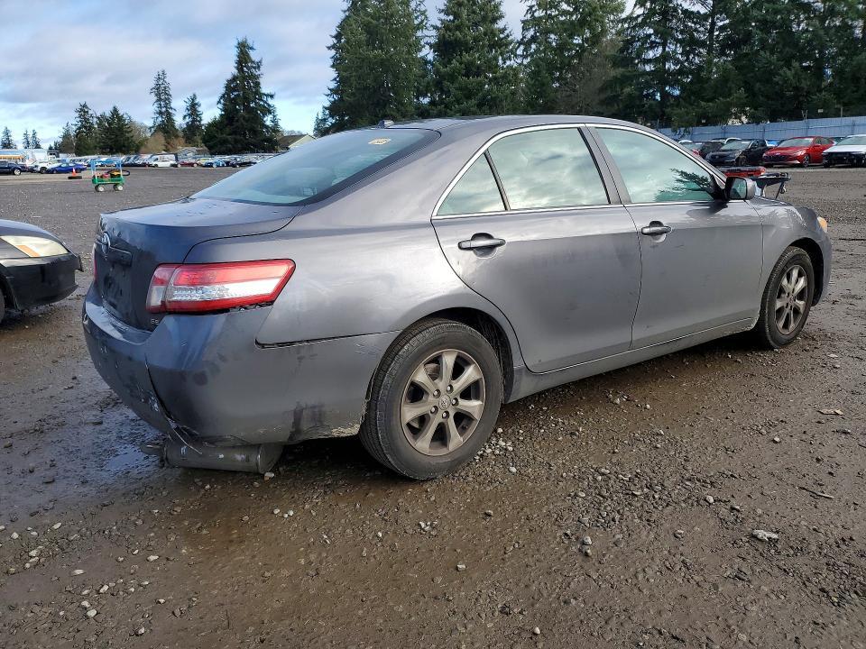 2011 Toyota Camry le