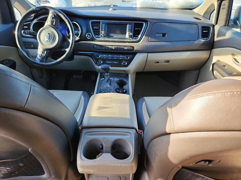 2017 KIA Sedona lx