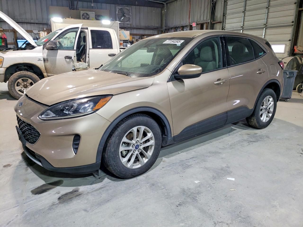 2020 Ford Escape se