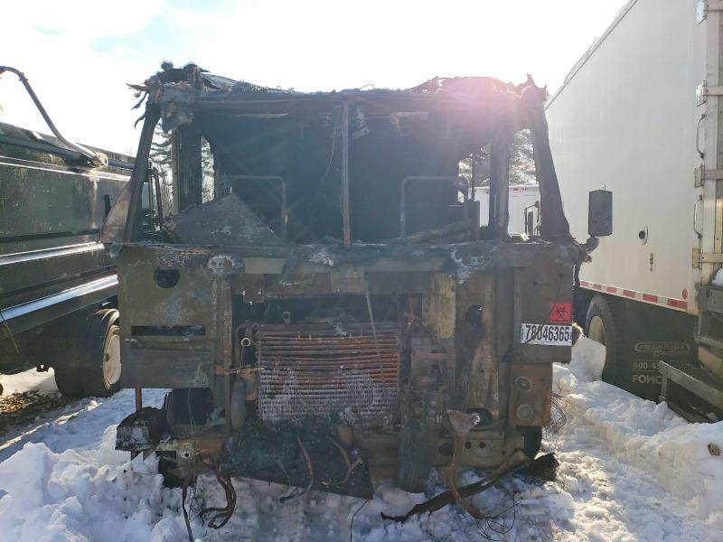 2004 Workhorse Custom Chassis P32 RV