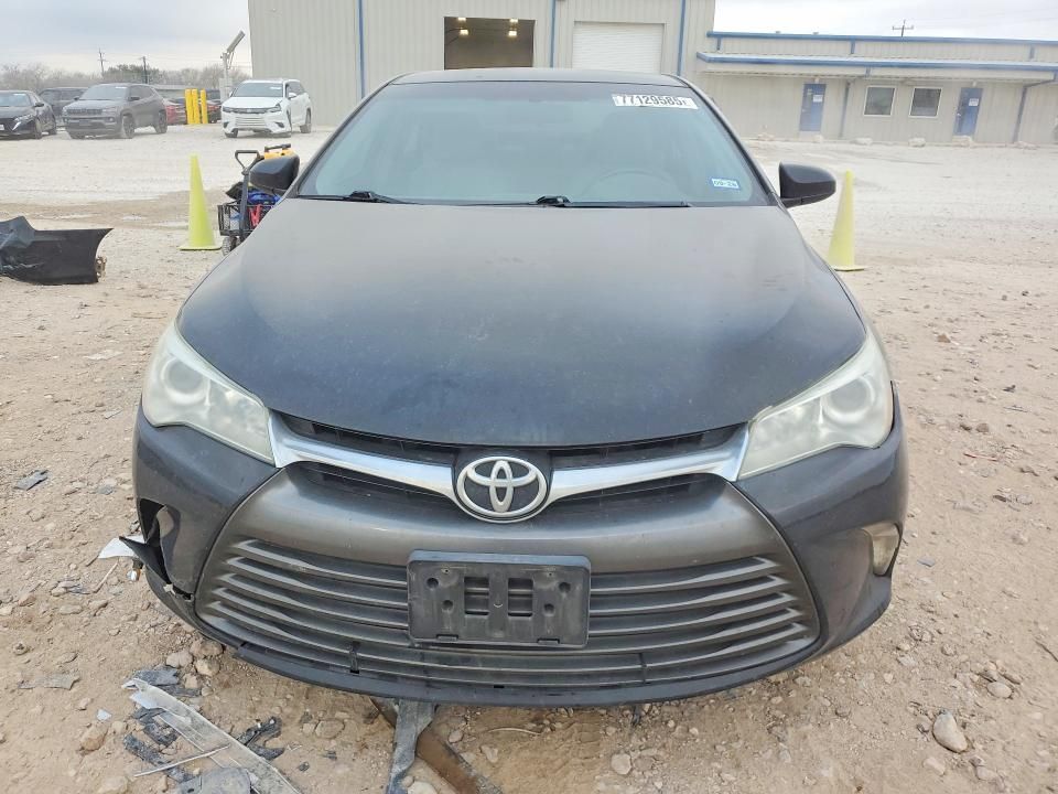 2016 Toyota Camry le