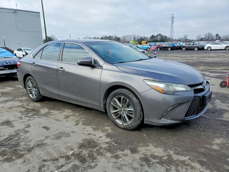 2016 Toyota Camry le