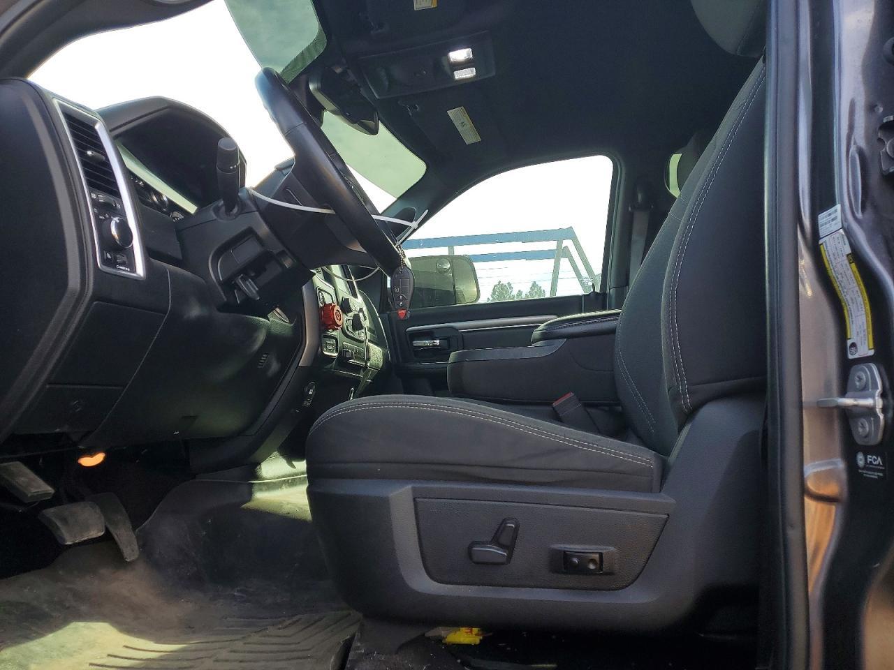2021 Dodge Ram 1500 Classic slt