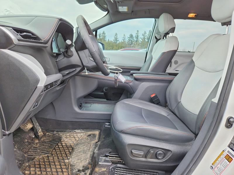 2024 Toyota Sienna le