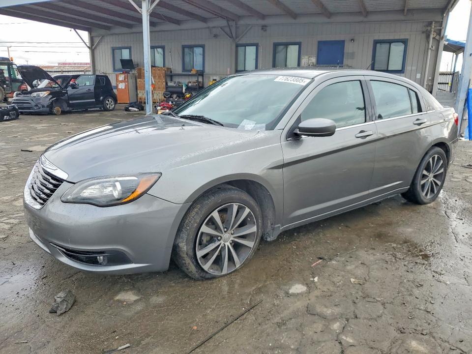 2013 Chrysler 200 Touring