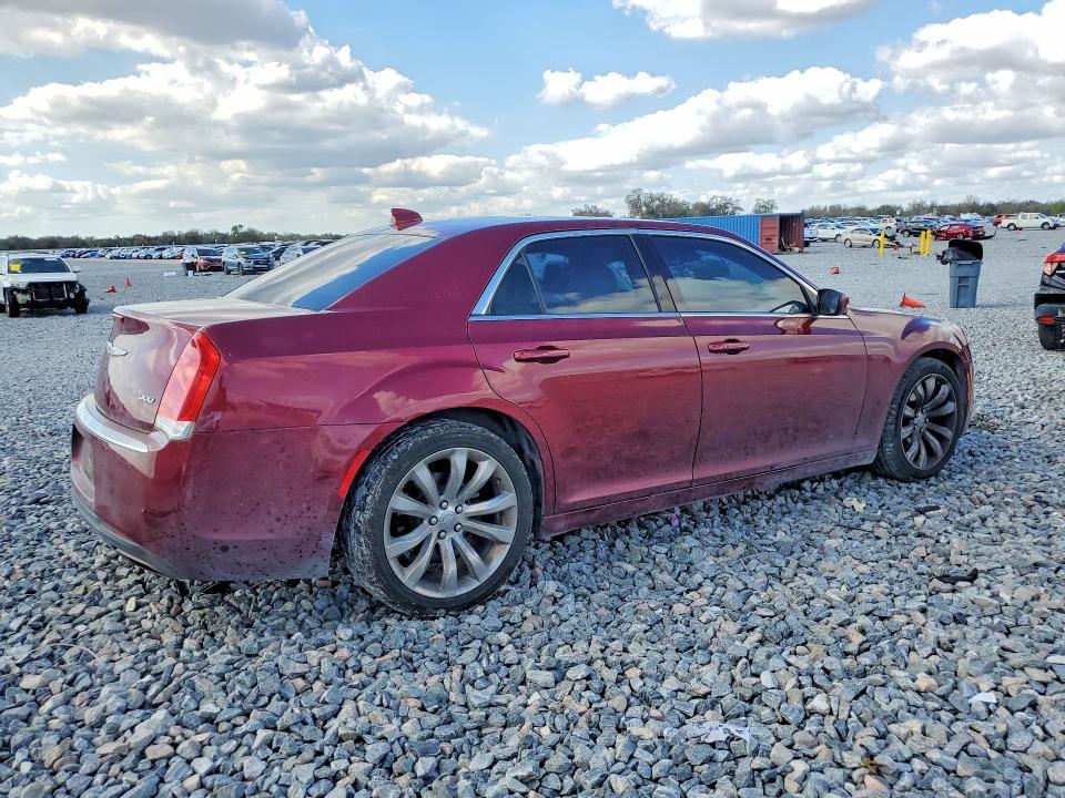 2018 Chrysler 300 Touring
