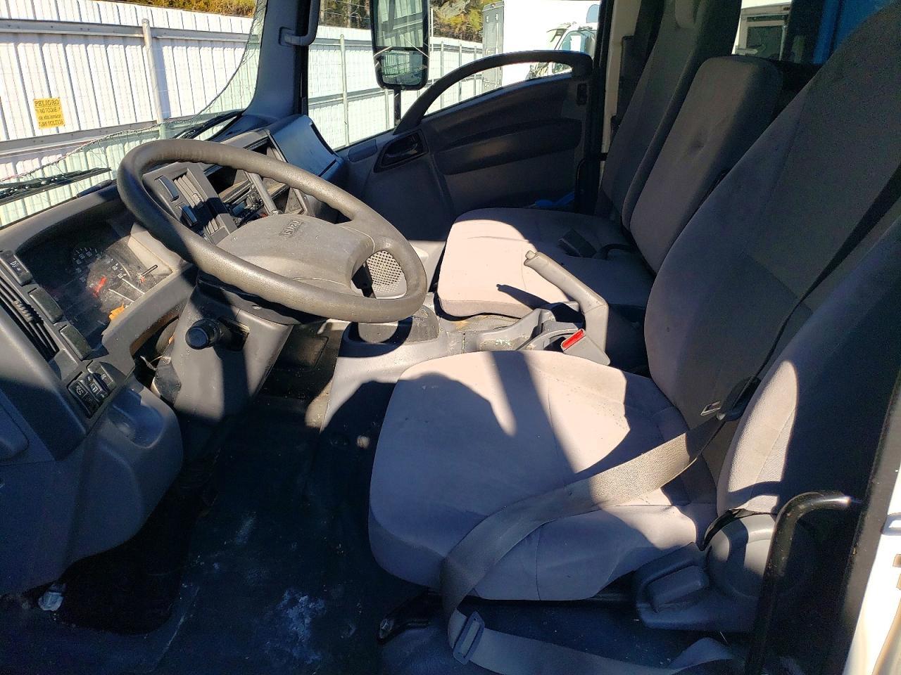 2018 Isuzu NPR HD BOX Truck