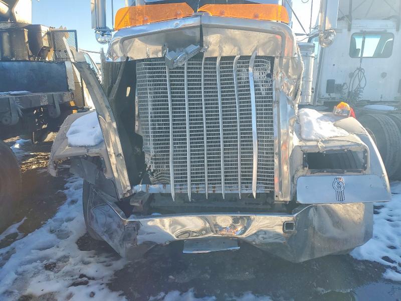 1999 Kenworth W900 Semi Truck