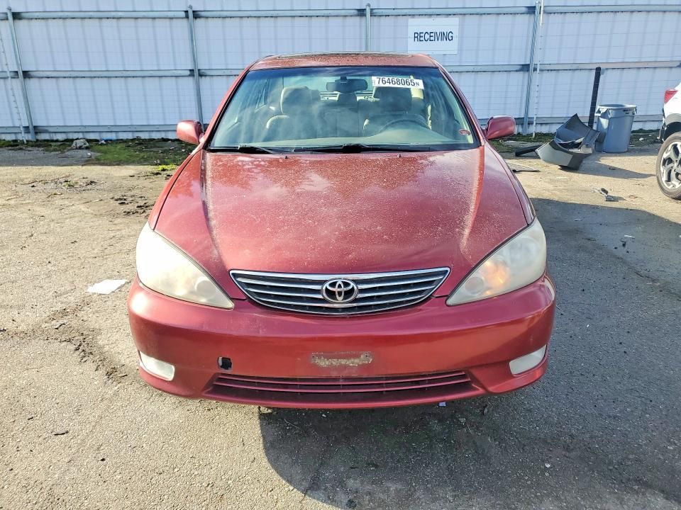 2005 Toyota Camry le