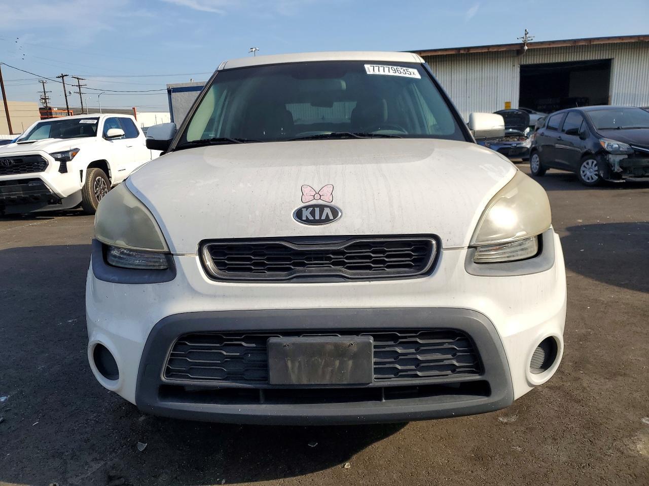 2013 KIA Soul +