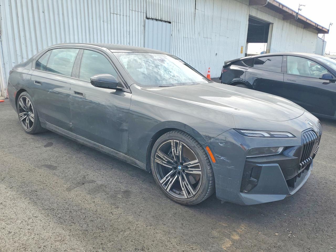 2023 BMW 740 i