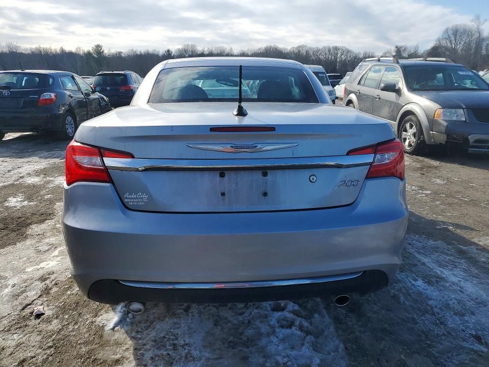 2013 Chrysler 200 Limited