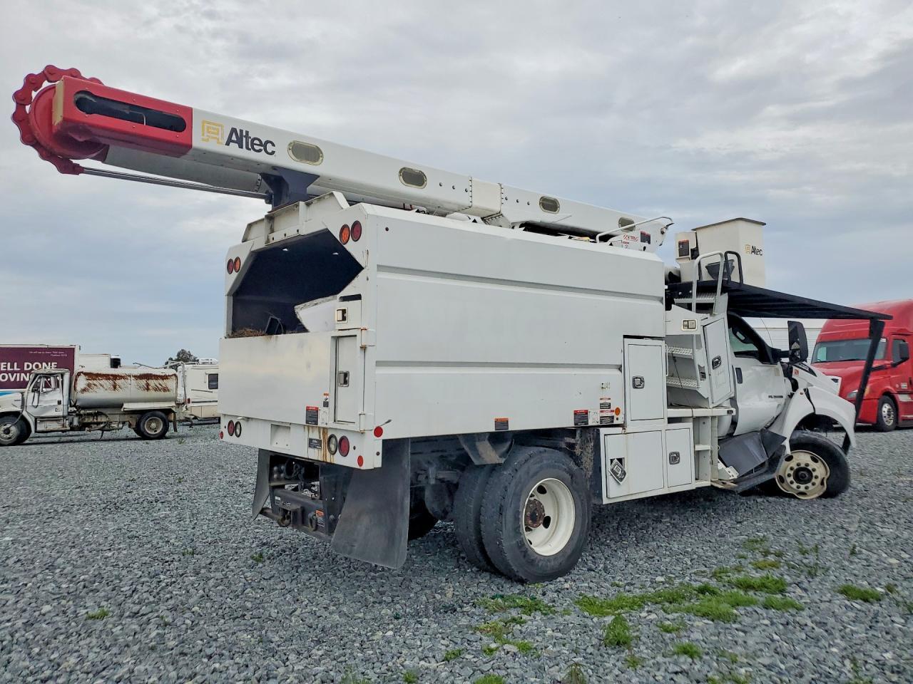 2022 Ford F750 Super Duty Forestry Bucket Truck