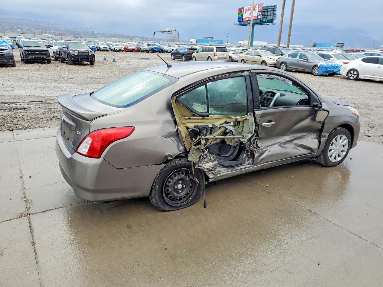 2016 Nissan Versa s