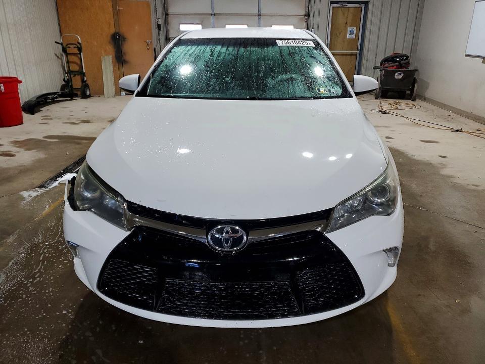 2015 Toyota Camry le