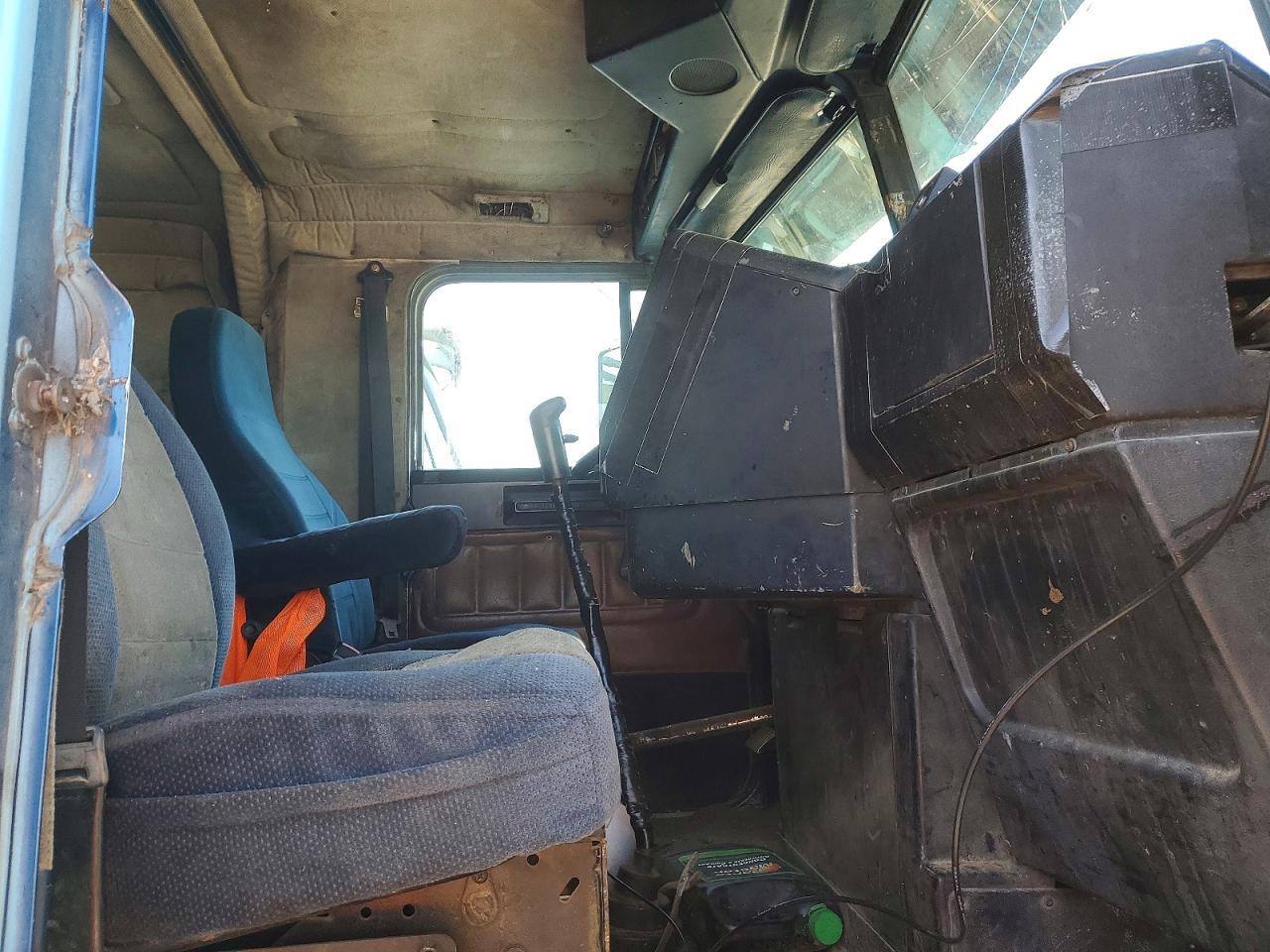 1994 Freightliner Convention Semi Truck