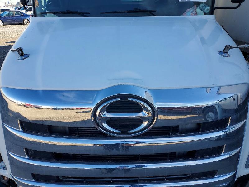 2017 Hino 258/268 BOX Truck