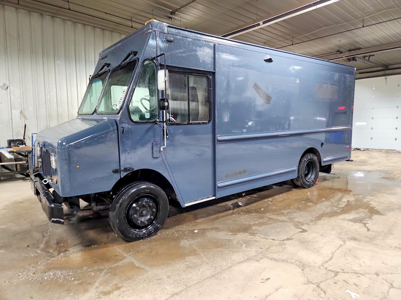 2020 Freightliner MT45G Chassis Delivery Truck