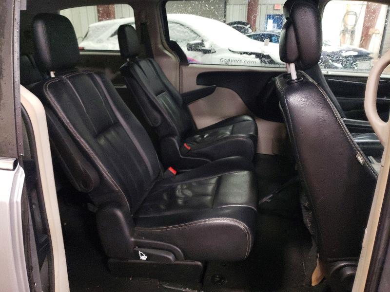 2015 Chrysler Town & Country Touring
