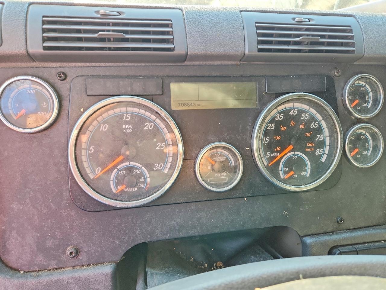 2016 Freightliner Cascadia 125 Semi Truck
