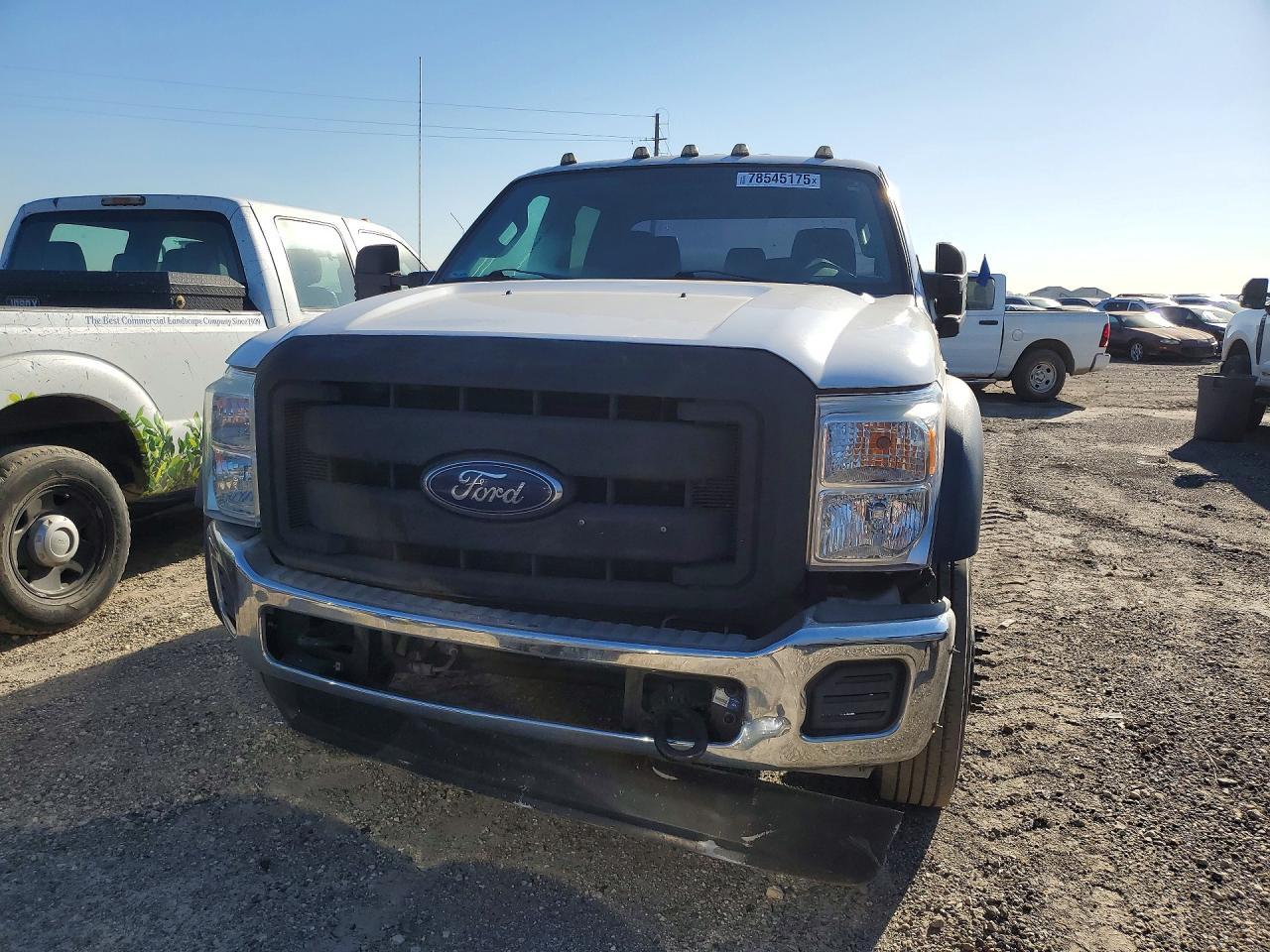 2016 Ford F450 Super Duty Truck Cab AND Chassis