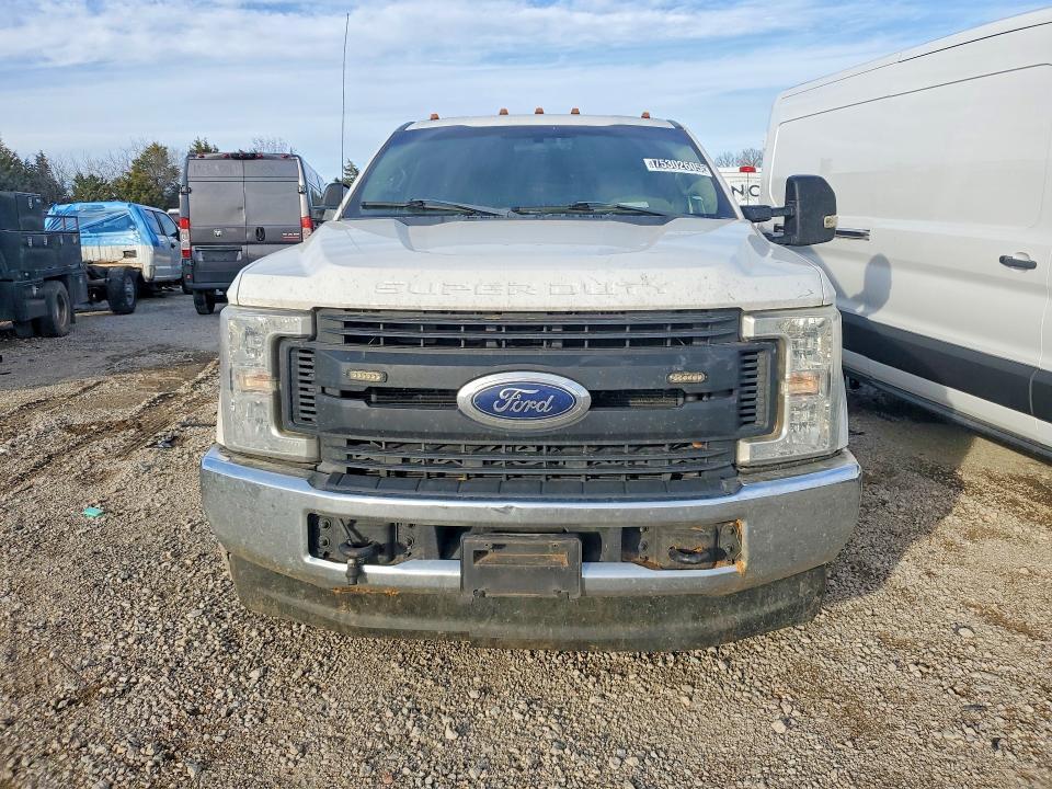 2018 Ford F350 Super Duty Utility / Service Truck
