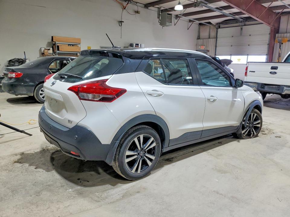2020 Nissan Kicks sv
