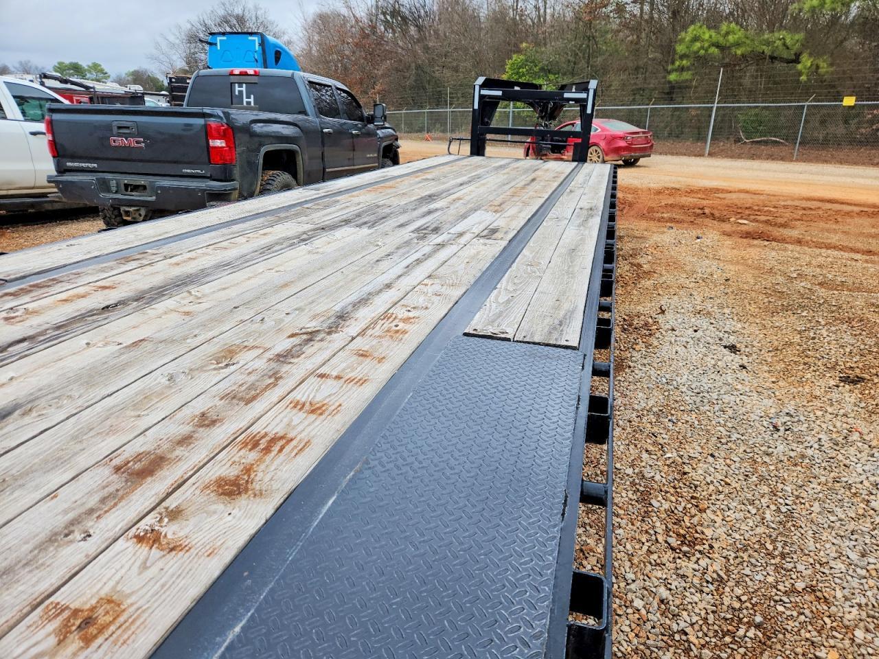 2023 Big Tex 14GN-35+5 Equipment Trailer