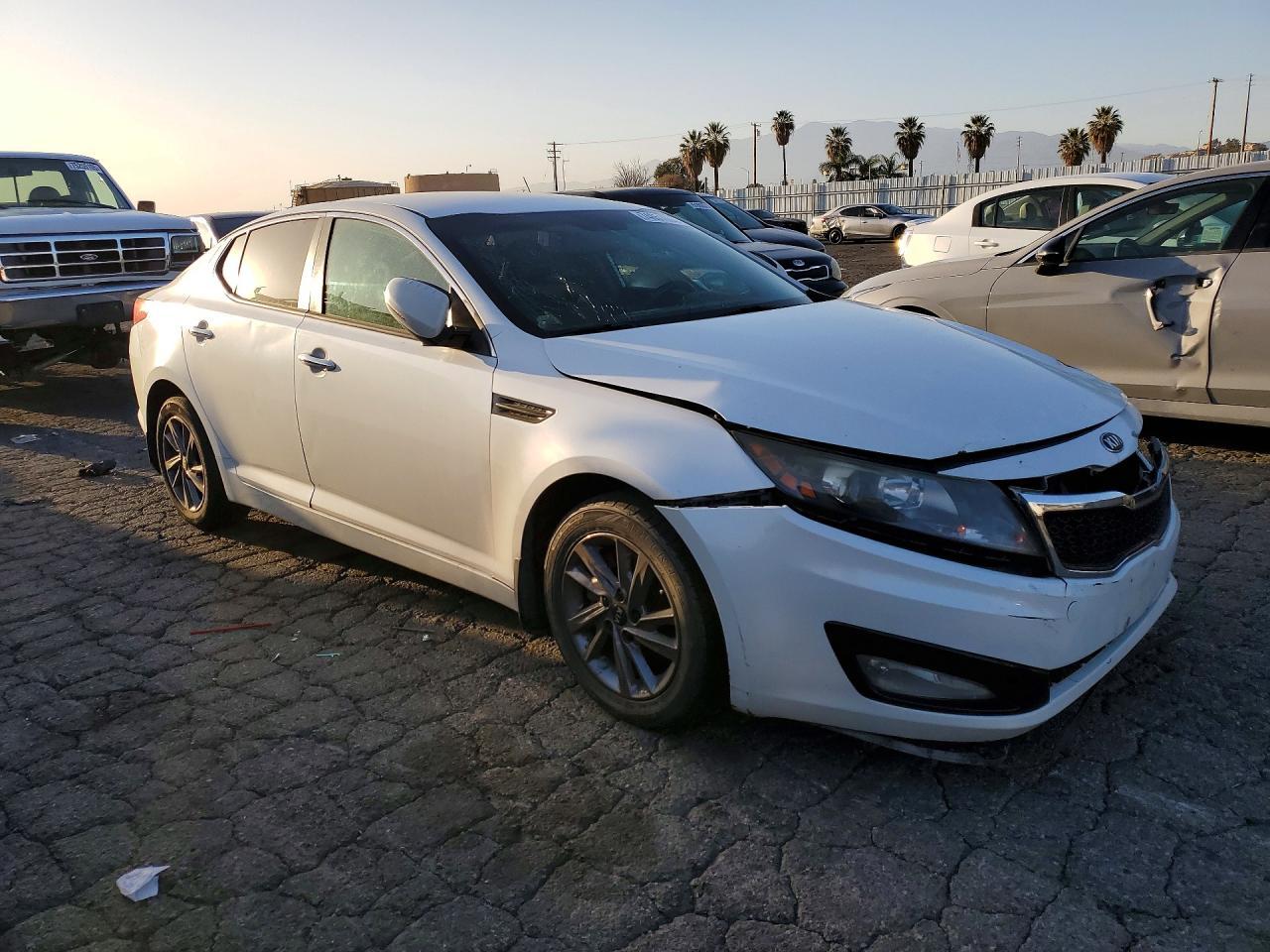 2013 KIA Optima lx