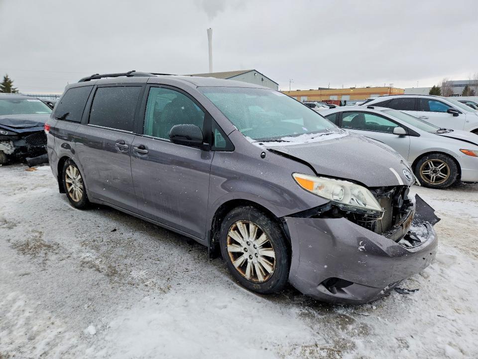 2011 Toyota Sienna le