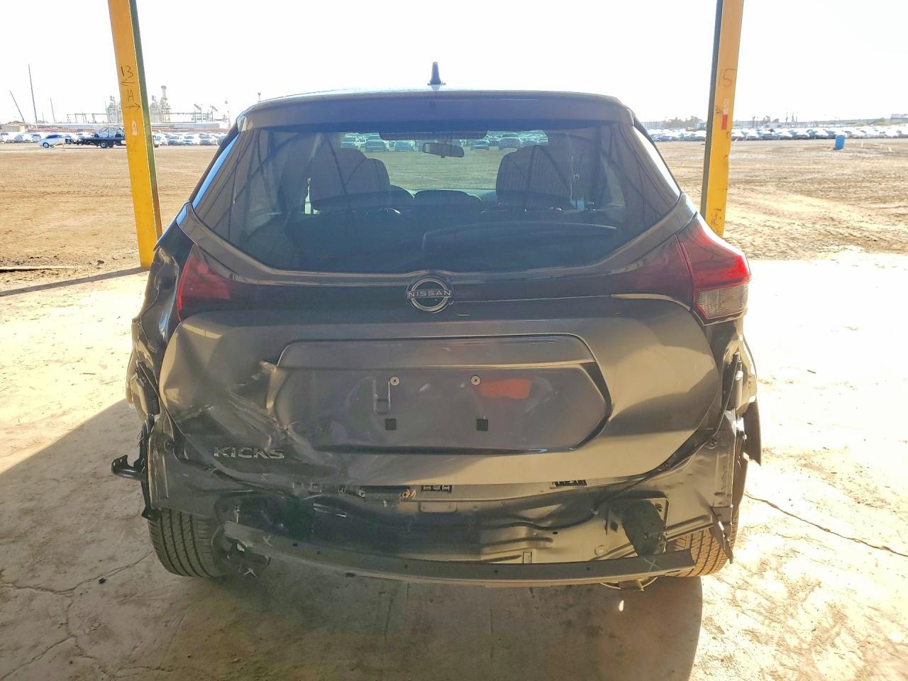 2023 Nissan Kicks s