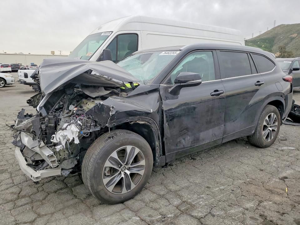 2024 Toyota Highlander le