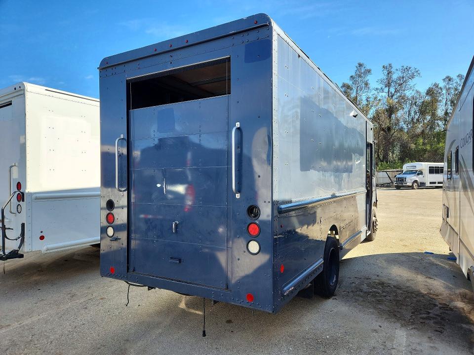 2020 Freightliner MT45G Chassis Delivery Truck