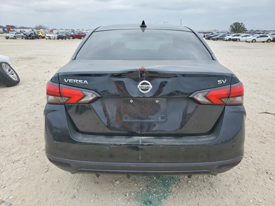 2020 Nissan Versa sv