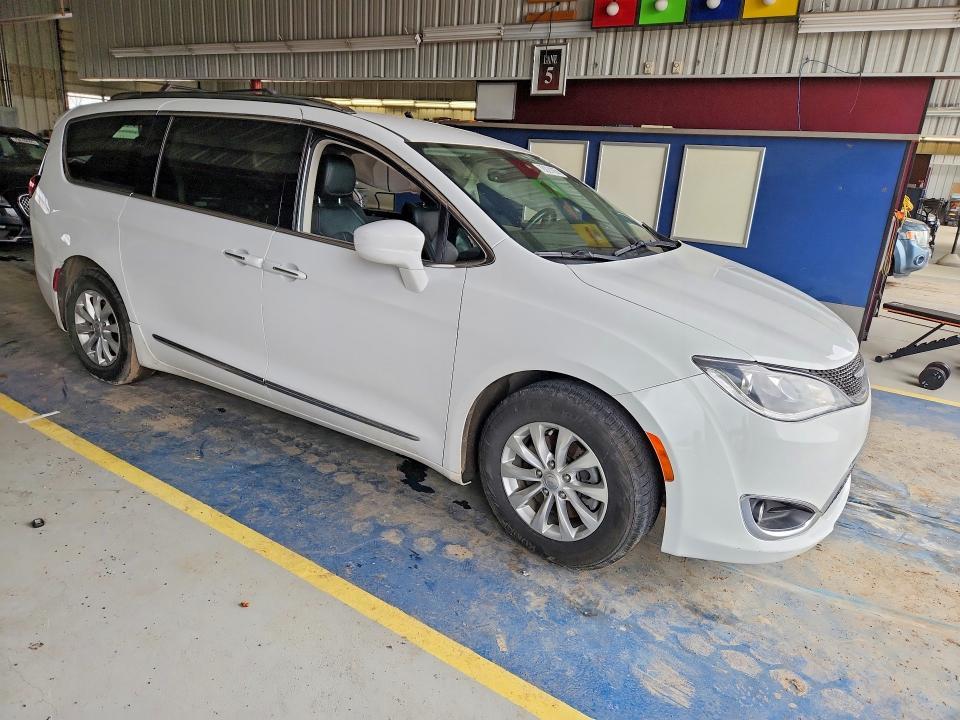 2019 Chrysler Pacifica Touring l