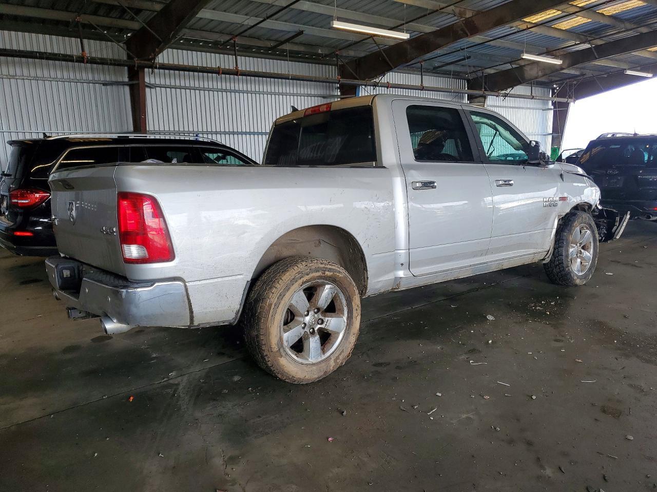 2016 Dodge RAM 1500 SLT