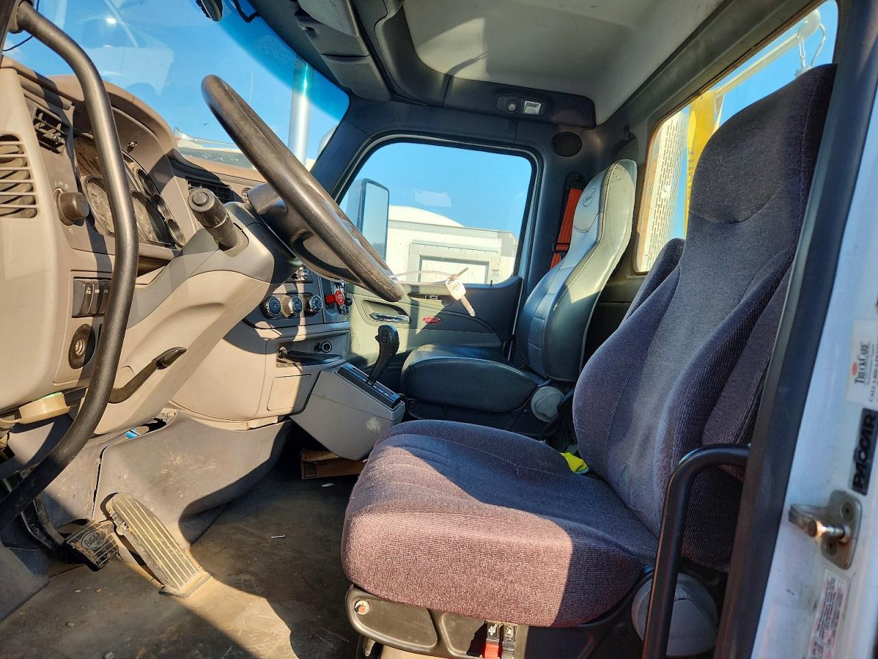 2015 Peterbilt 579 Semi Truck