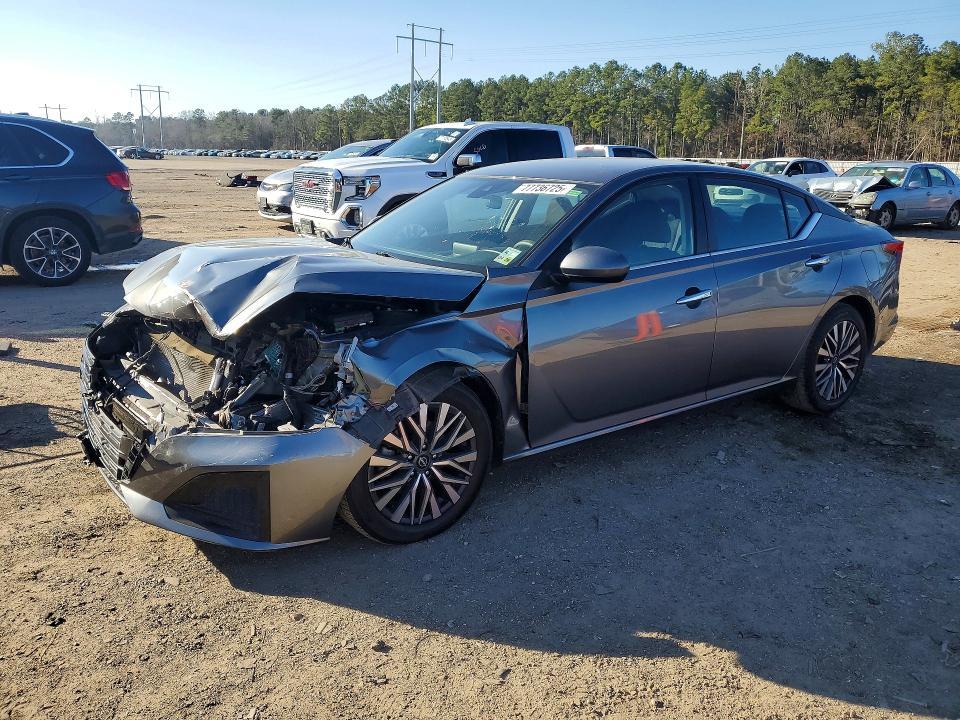 2023 Nissan Altima sv