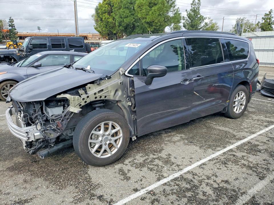 2020 Chrysler Voyager lxi