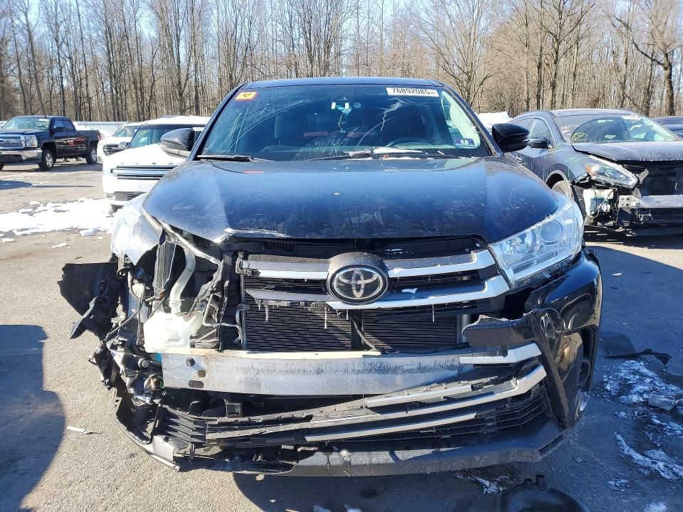 2019 Toyota Highlander le