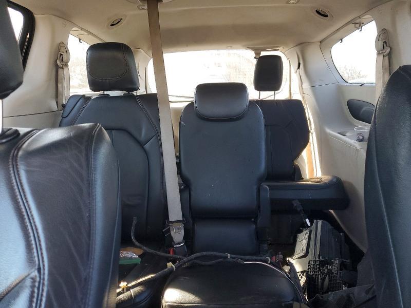 2017 Chrysler Pacifica Touring l