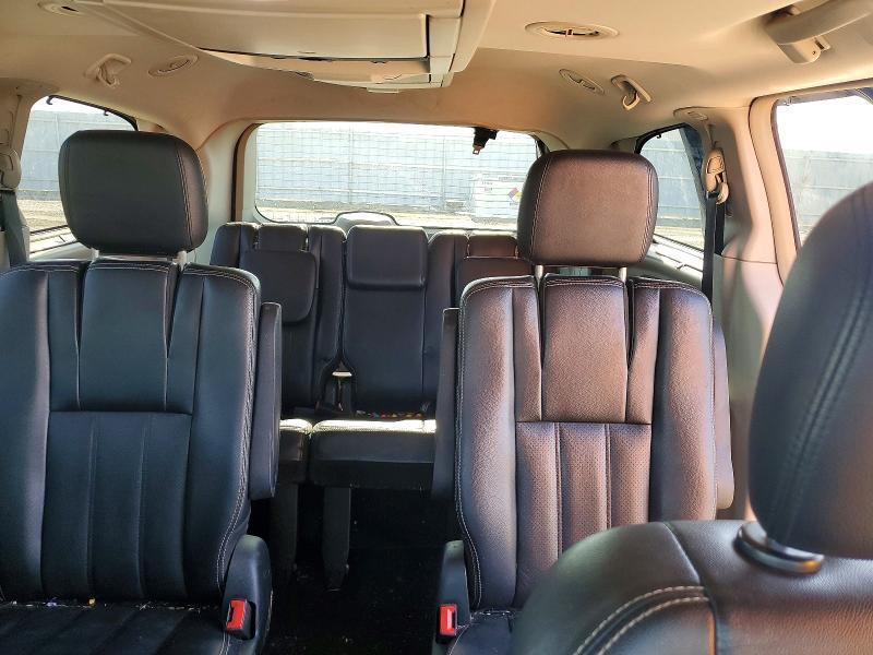 2011 Chrysler Town & Country Touring l