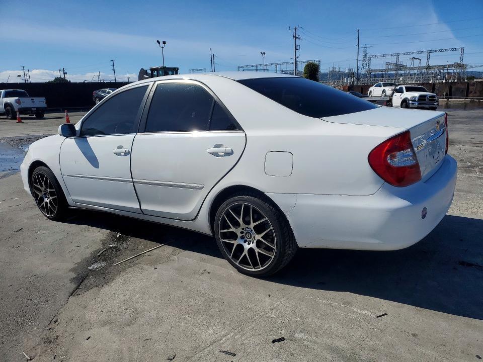 2004 Toyota Camry le