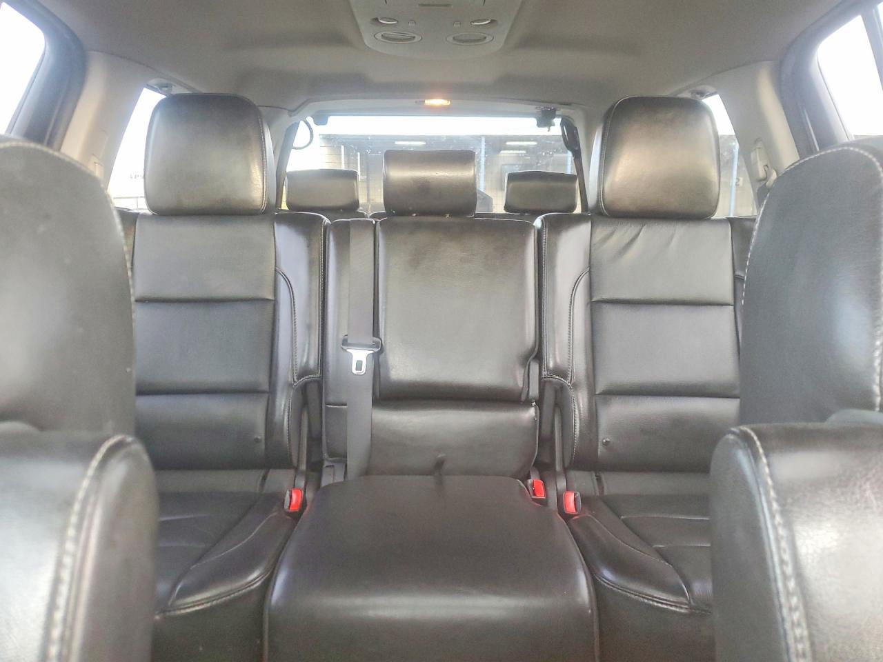 2013 Nissan Armada sv